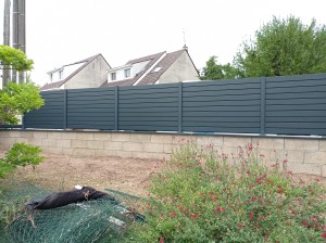 Photo palissage alu sur muret betton.jpg