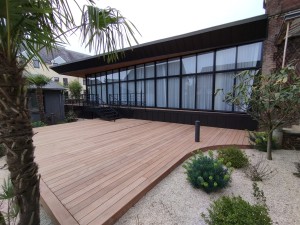 Photo terrasse cumaru resto(2).jpg